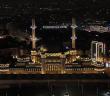 Taksim Camisi'ne "Elhamdülillah" Yazılı Mahya Asıldı