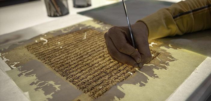Mescid-i Aksa'daki Tarihi El Yazması Eserler Onarılıyor
