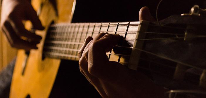 Gitar Çalmak Caiz mi?