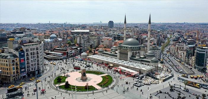 İbadete Açıldığı Günden Bu Yana Taksim Camisi'nde 17 Kişi Müslüman Oldu
