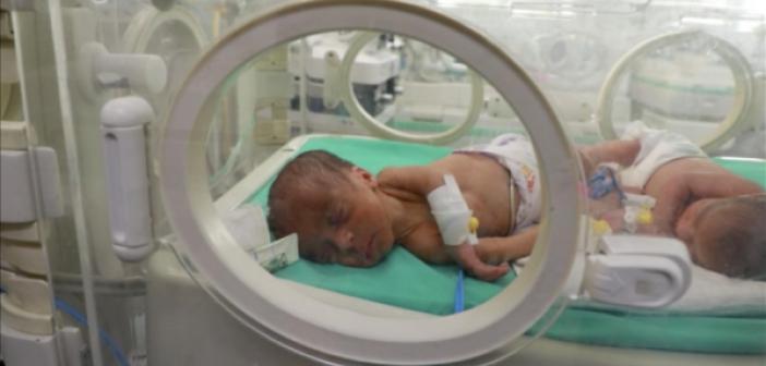Gazze'de Ramazanın İlk Gününde Kuvözdeki 2 Bebek Daha "Açlıktan" Öldü