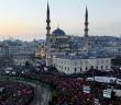 Gazze'ye Destek İçin On Binlerce Kişi Galata Köprüsü'nde Yürüyor