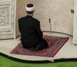 Bir İmam Arkasında Hiç Erkek Cemaat Yoksa Sadece Kadınlara Namaz Kıldırabilir mi?