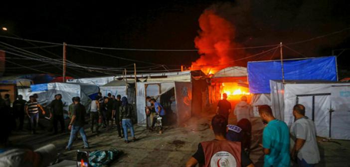 İşgalciler, Gazze'de Filistinlilerin Çadırlarını Vurdu